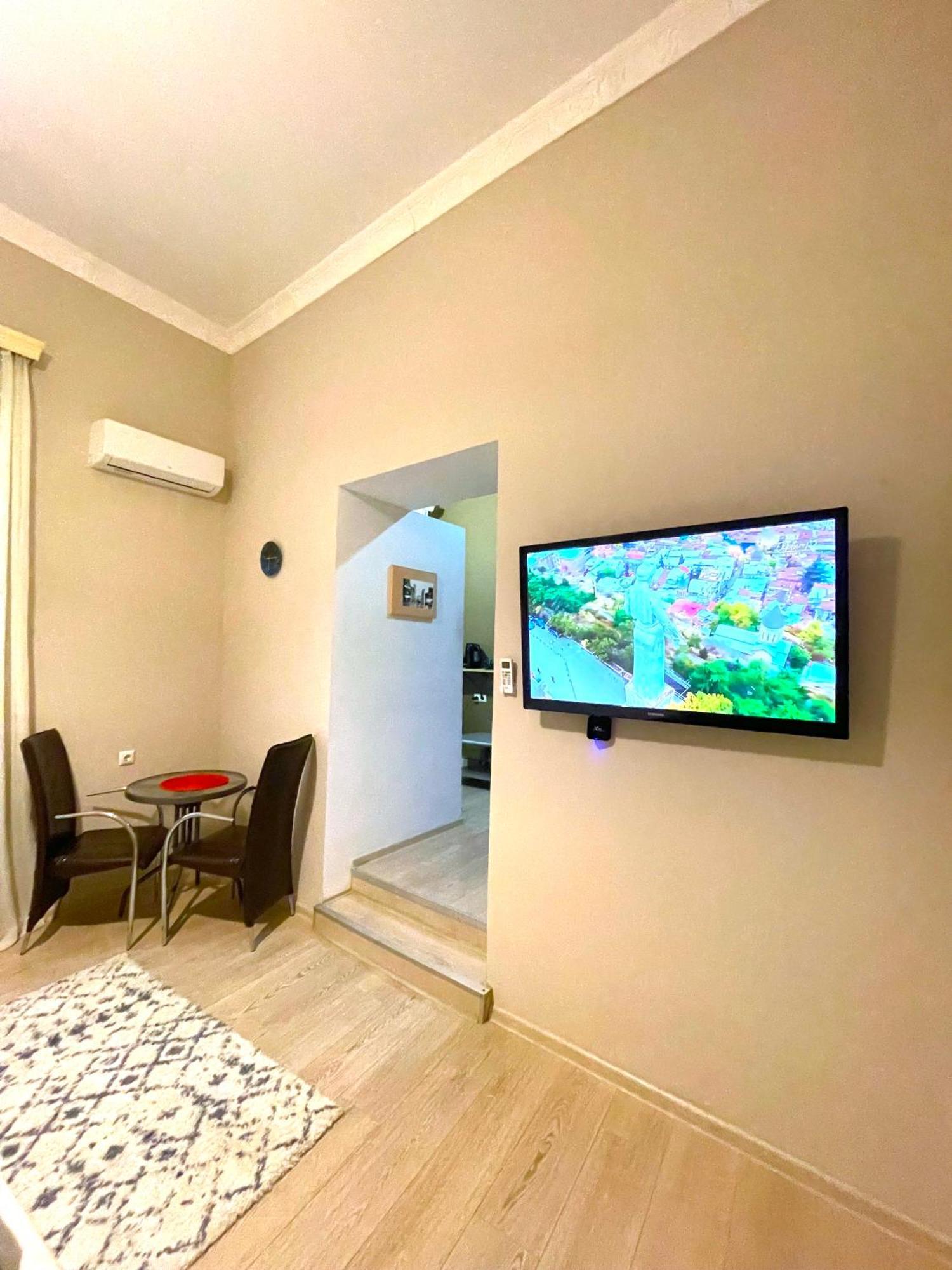 Art Hotel Tabidze Tbilisi Esterno foto