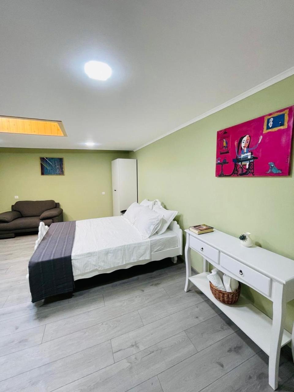 Art Hotel Tabidze Tbilisi Esterno foto